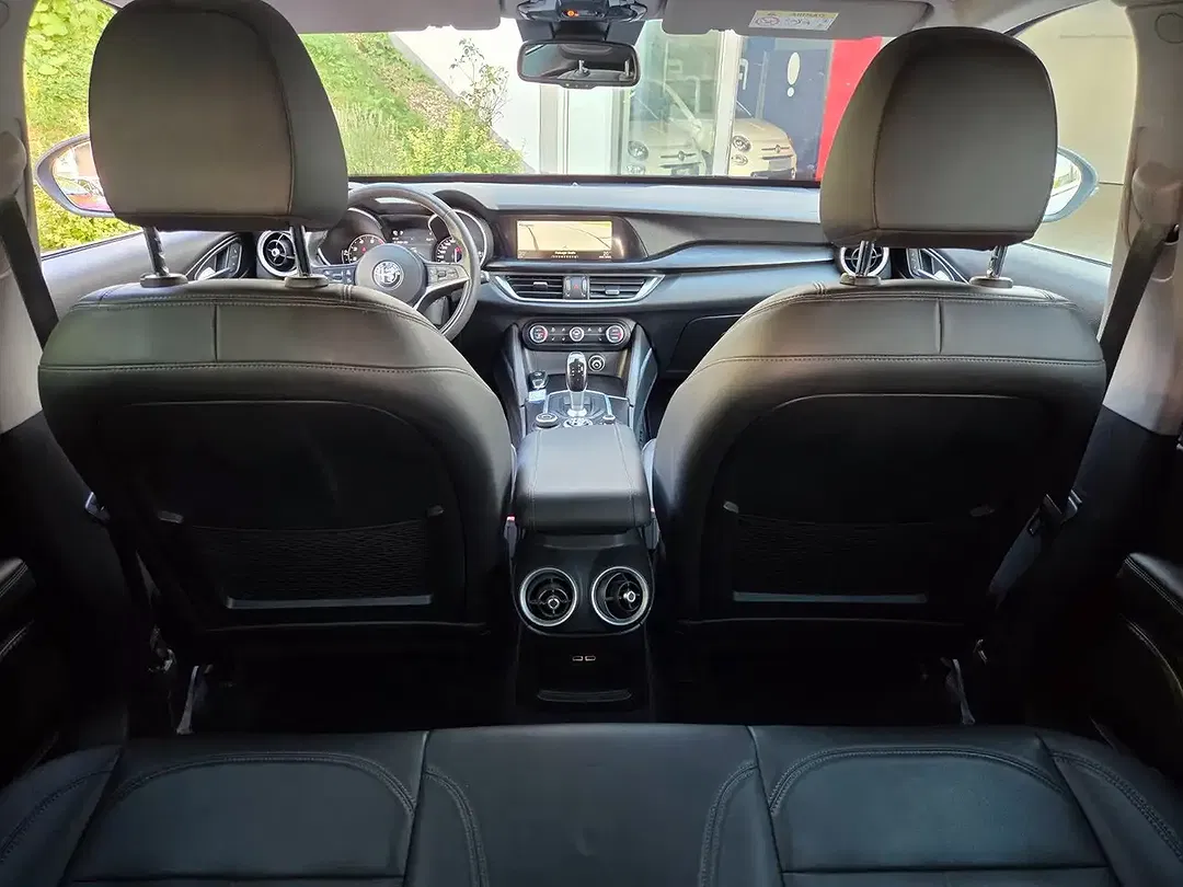 Alfa Romeo Stelvio - Thumbnail 15