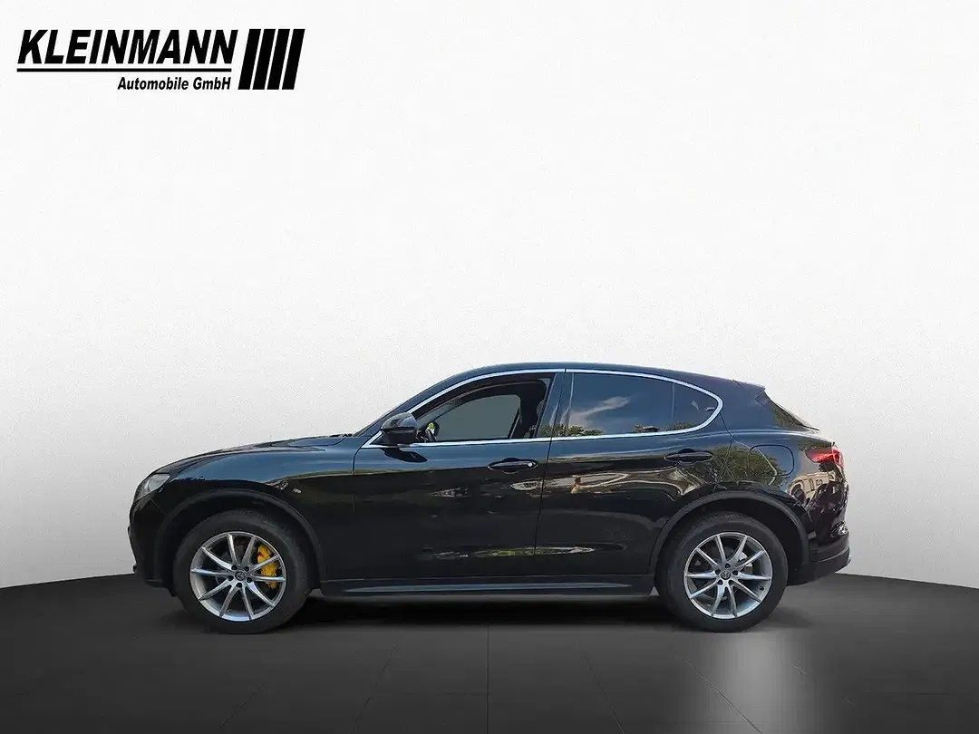 Alfa Romeo Stelvio - Thumbnail 4