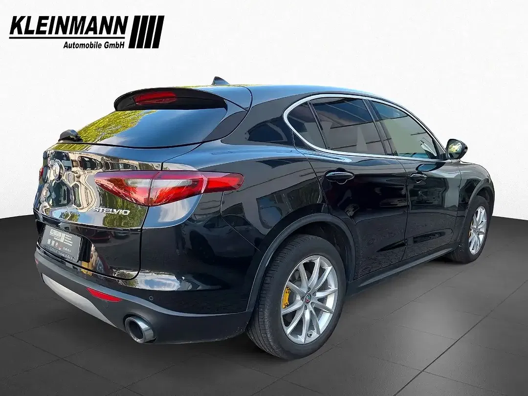 Alfa Romeo Stelvio - Thumbnail 6