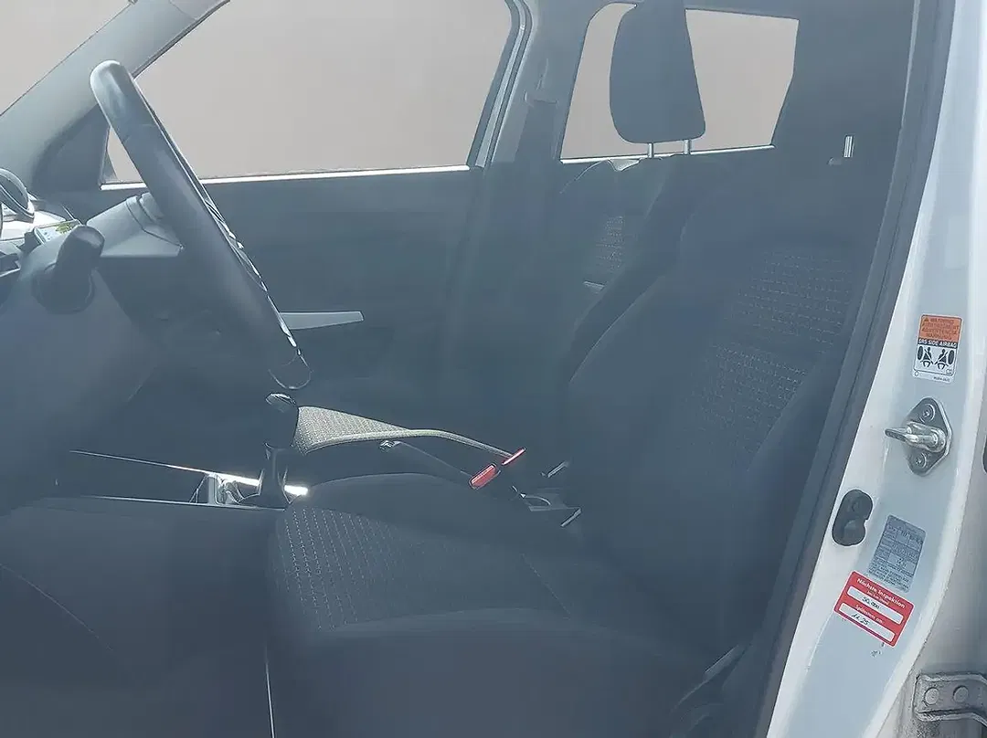 Suzuki Swift - Thumbnail 10