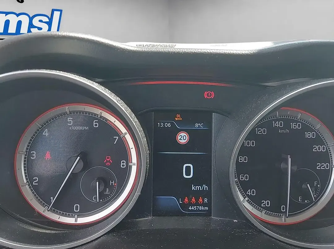 Suzuki Swift - Thumbnail 15