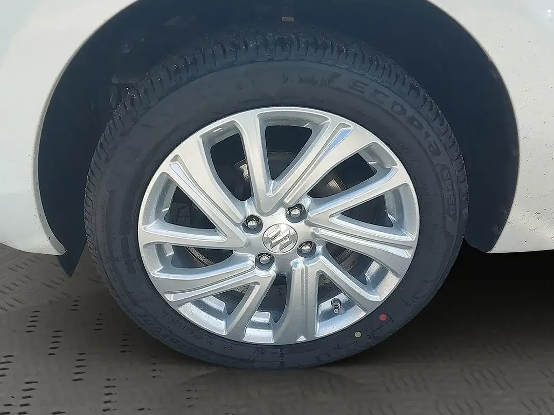 Suzuki Swift - Thumbnail 9