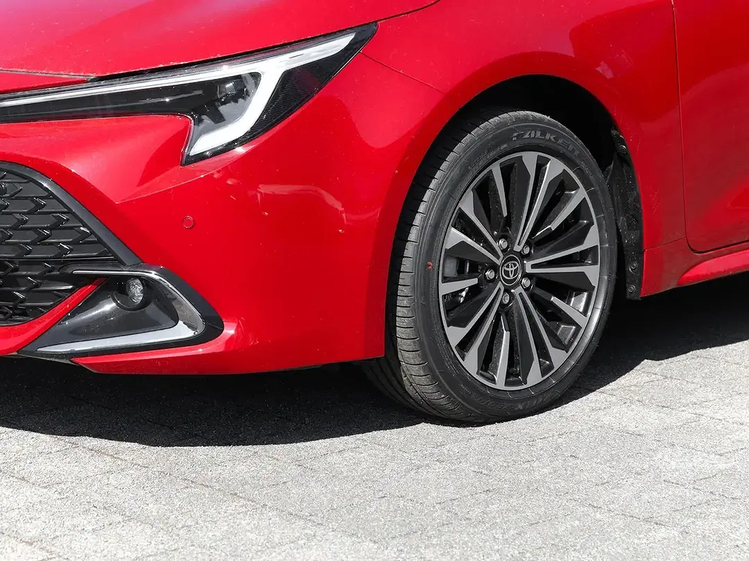 Toyota Corolla - Thumbnail 11