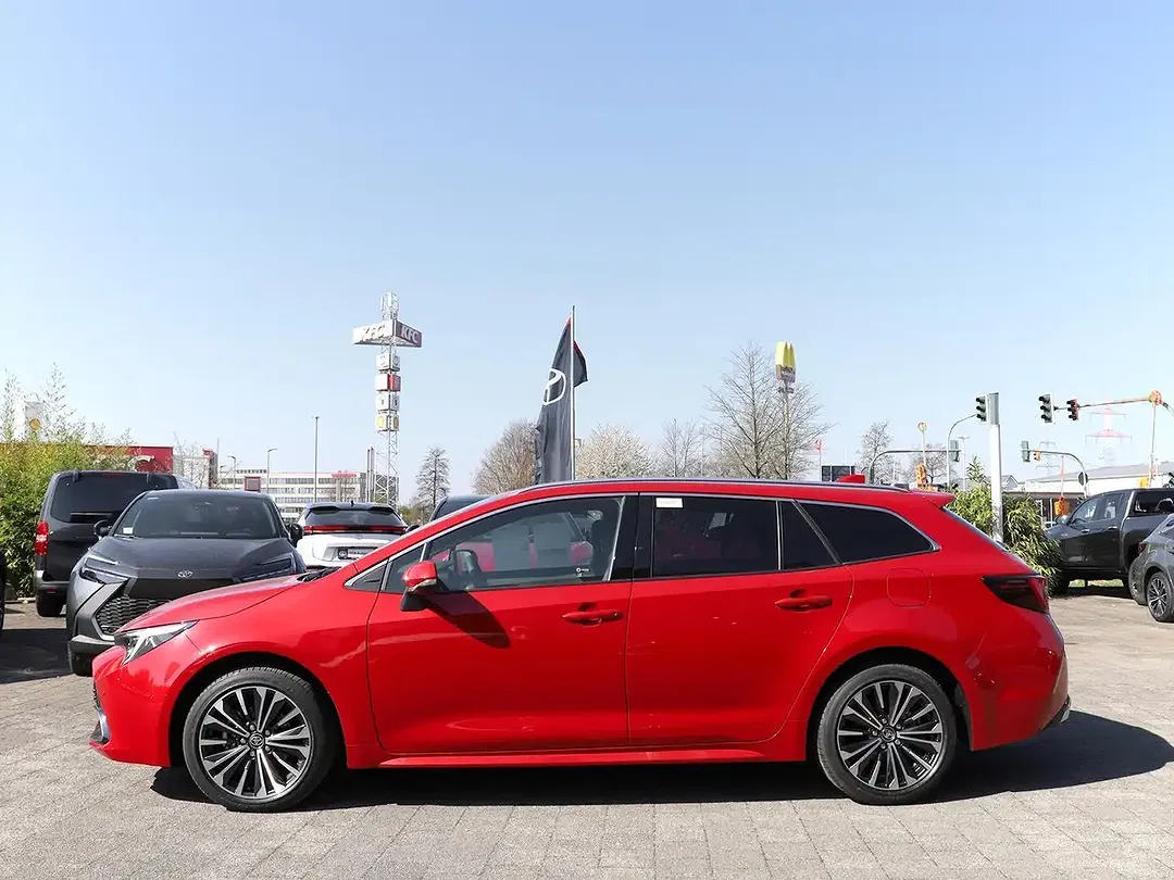 Toyota Corolla - Thumbnail 3