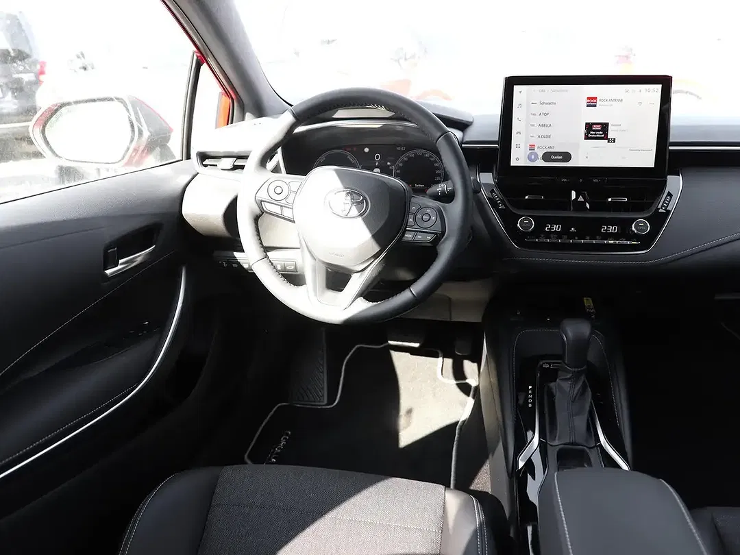 Toyota Corolla - Thumbnail 9