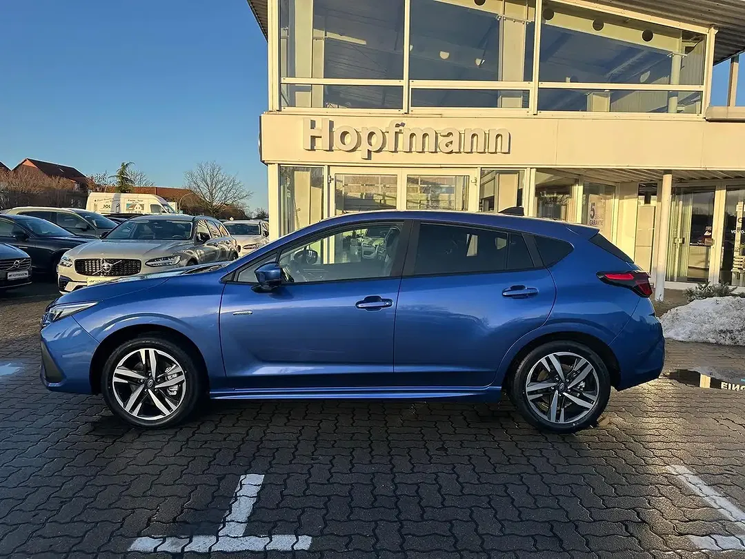 Subaru Impreza - Thumbnail 2