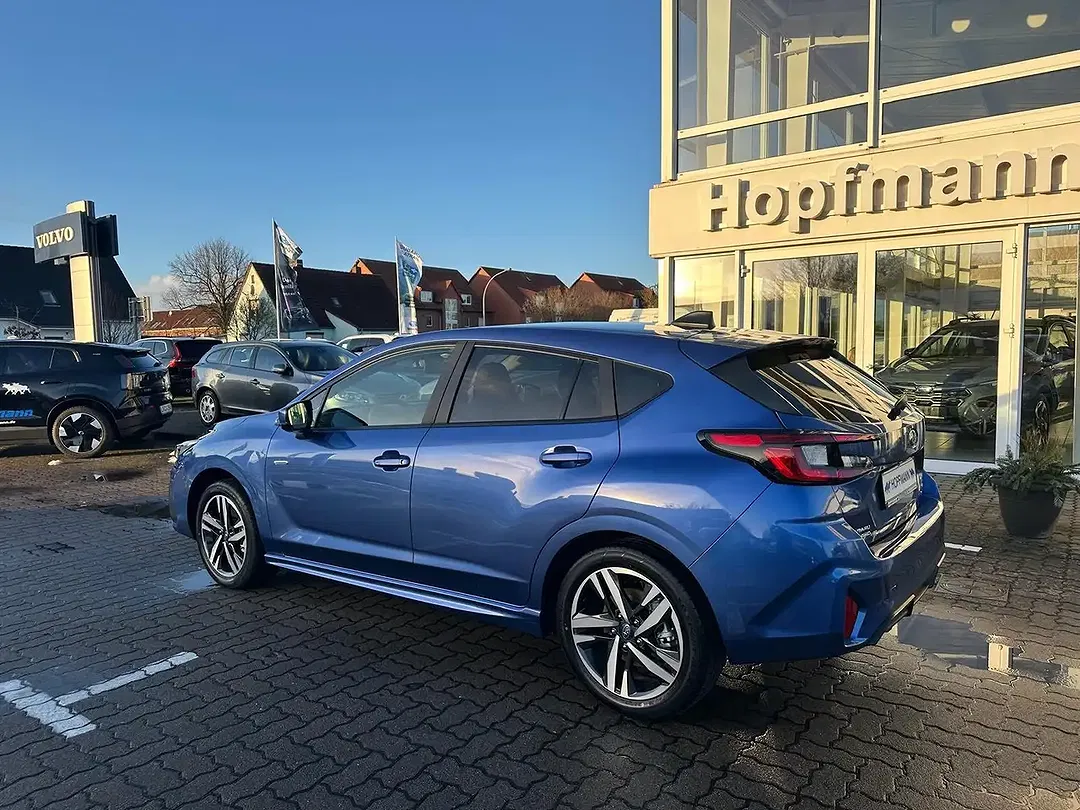 Subaru Impreza - Thumbnail 3