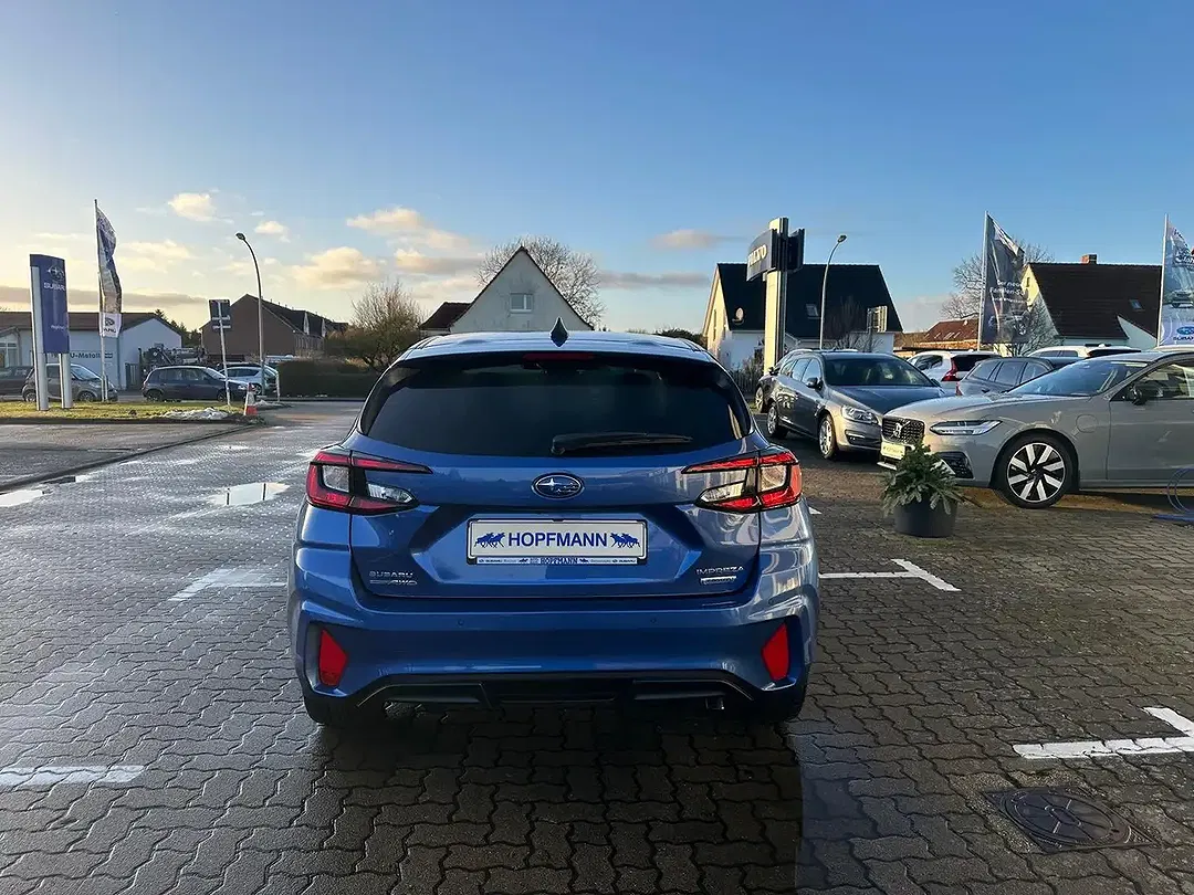 Subaru Impreza - Thumbnail 4