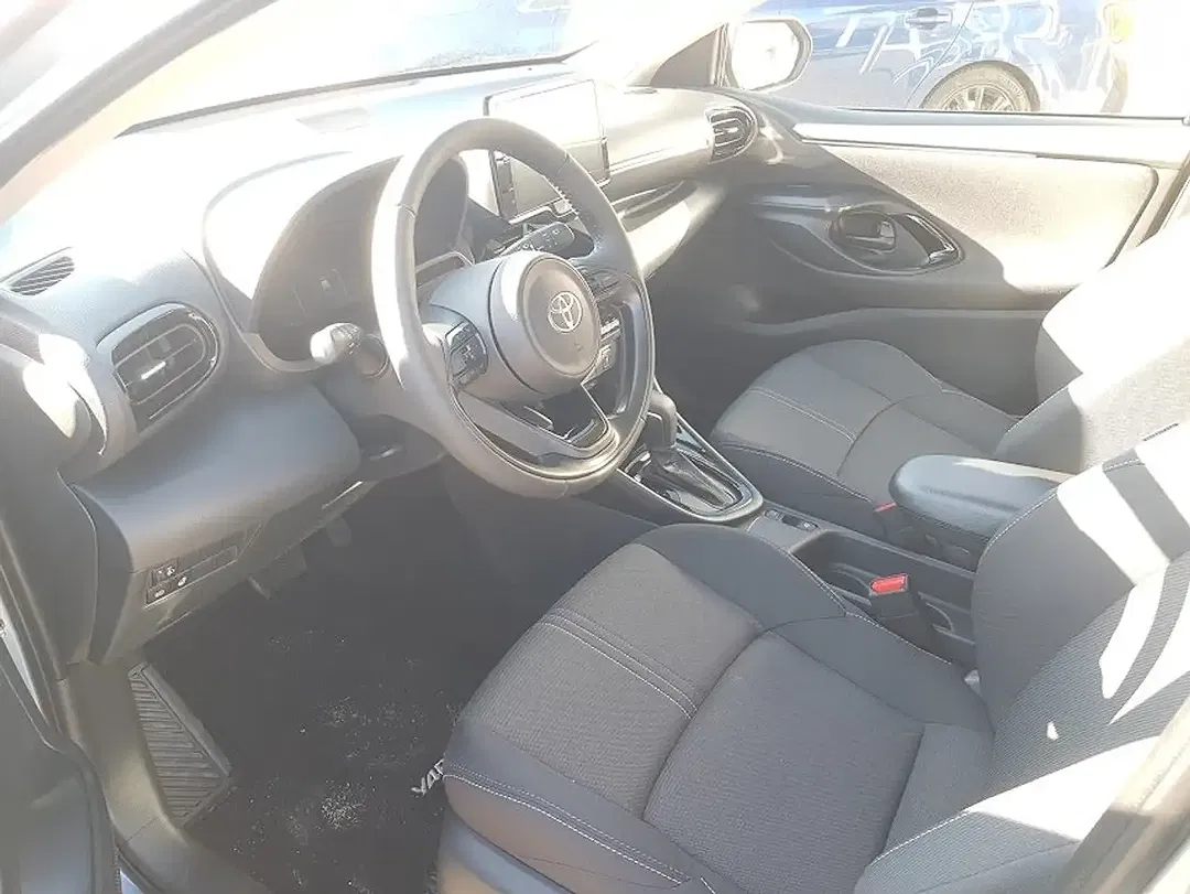 Toyota Yaris - Thumbnail 10