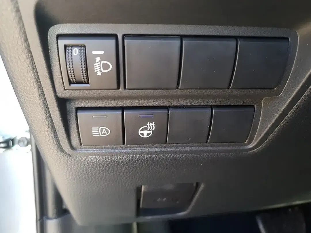 Toyota Yaris - Thumbnail 11