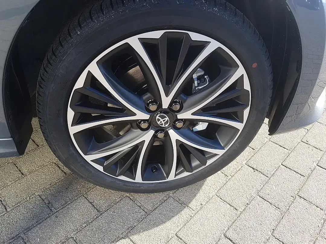 Toyota Yaris - Thumbnail 4