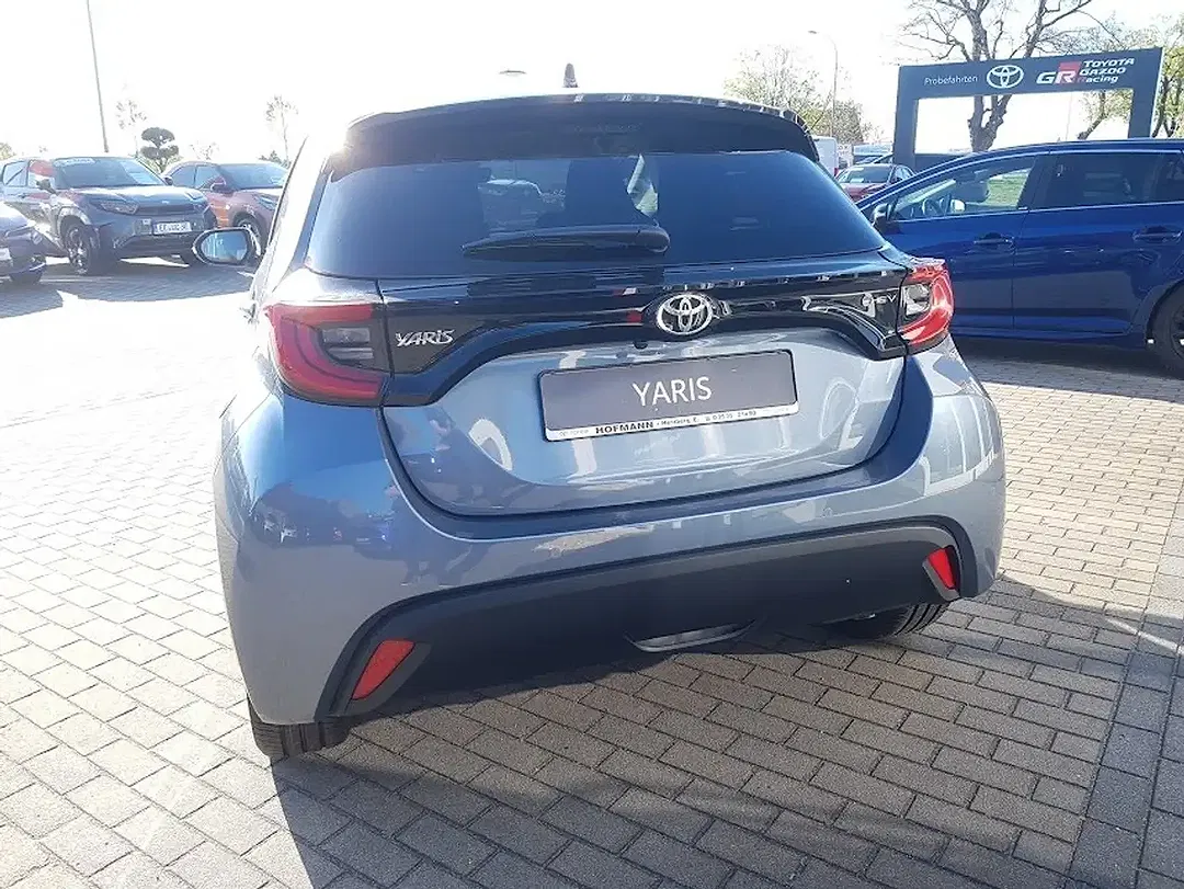 Toyota Yaris - Thumbnail 5