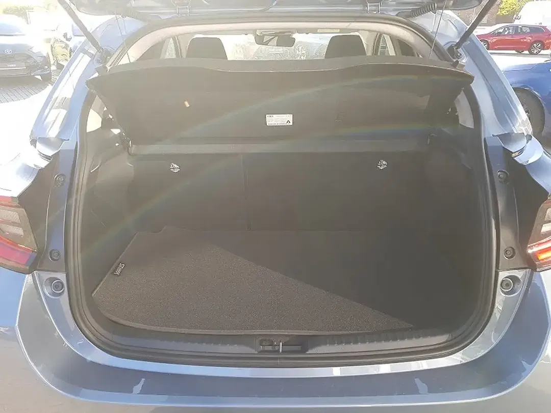 Toyota Yaris - Thumbnail 6