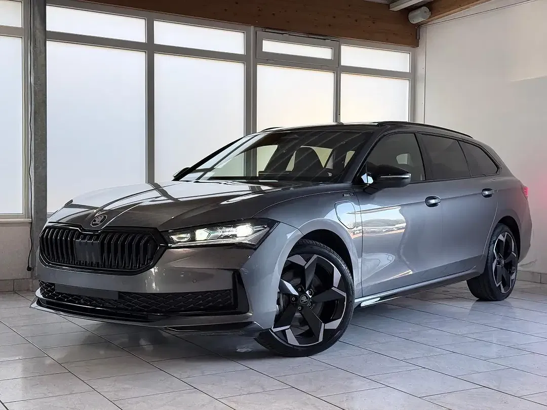 Skoda Superb - Thumbnail 2