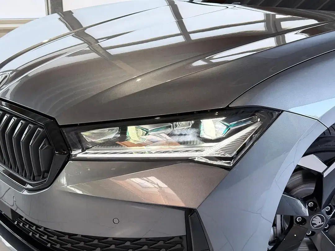Skoda Superb - Thumbnail 4