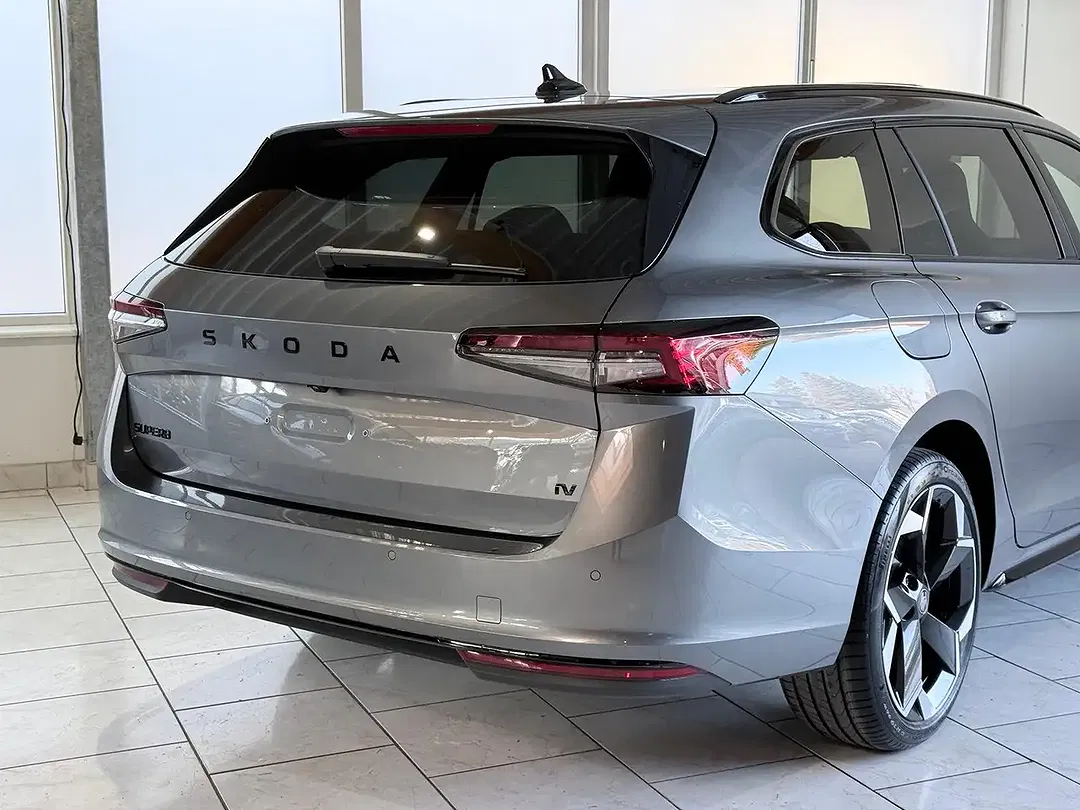 Skoda Superb - Thumbnail 9