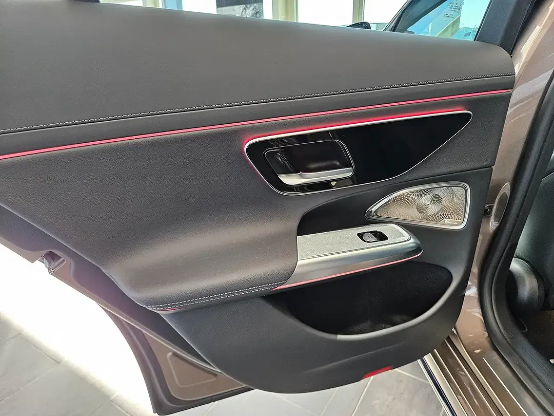 Mercedes-Benz E 300 - Thumbnail 14