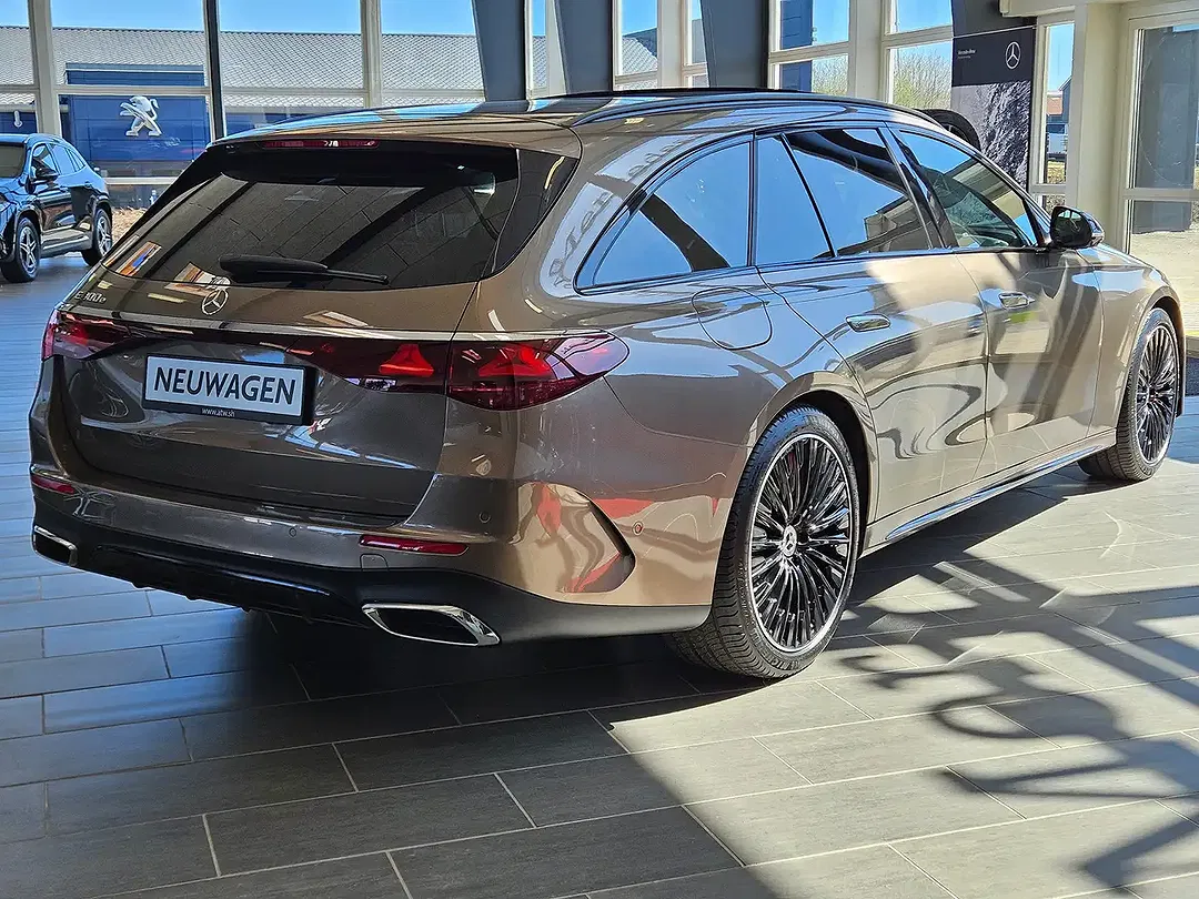 Mercedes-Benz E 300 - Thumbnail 5