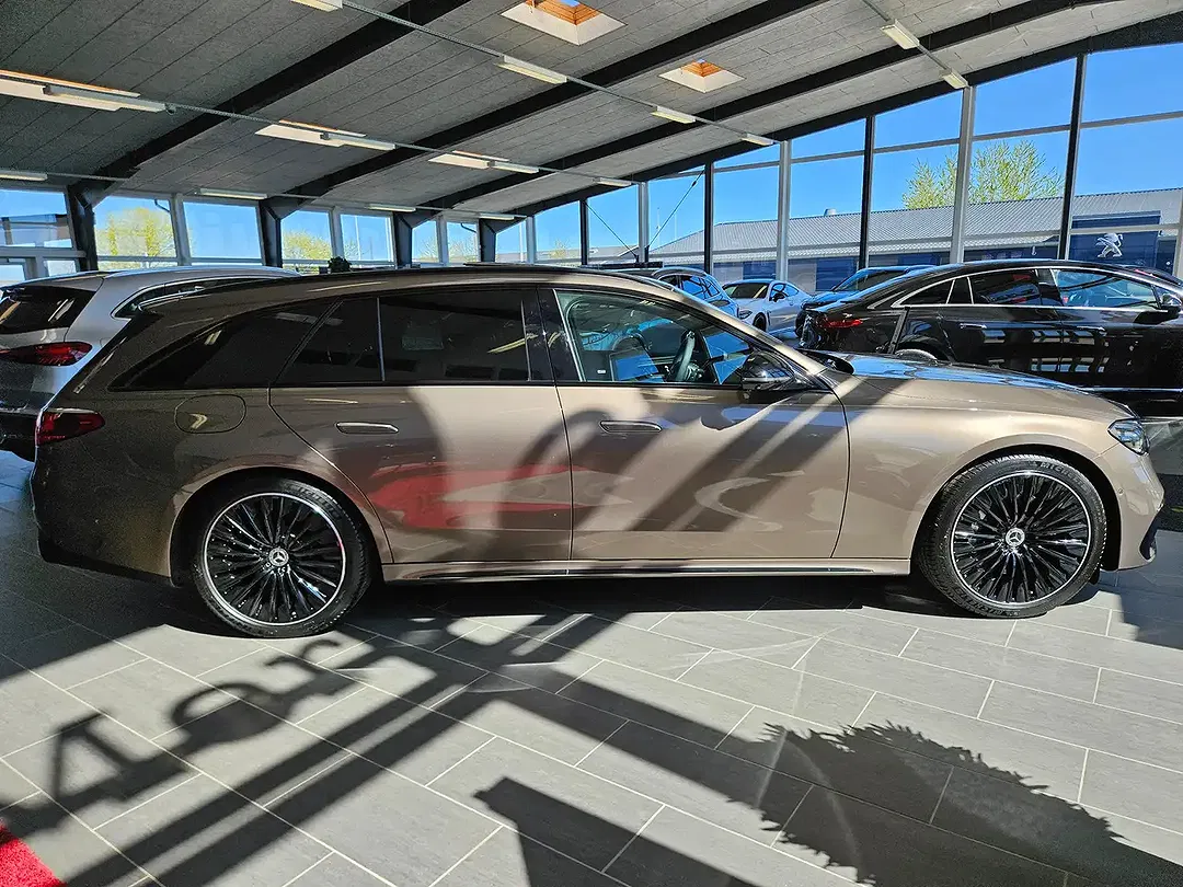 Mercedes-Benz E 300 - Thumbnail 6