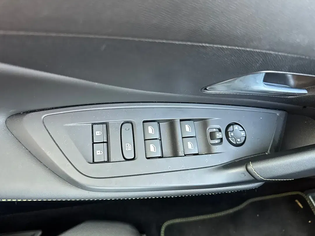 Peugeot 408 - Thumbnail 12