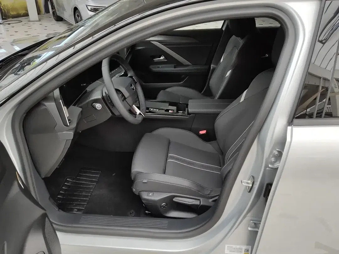 Opel Astra - Thumbnail 12