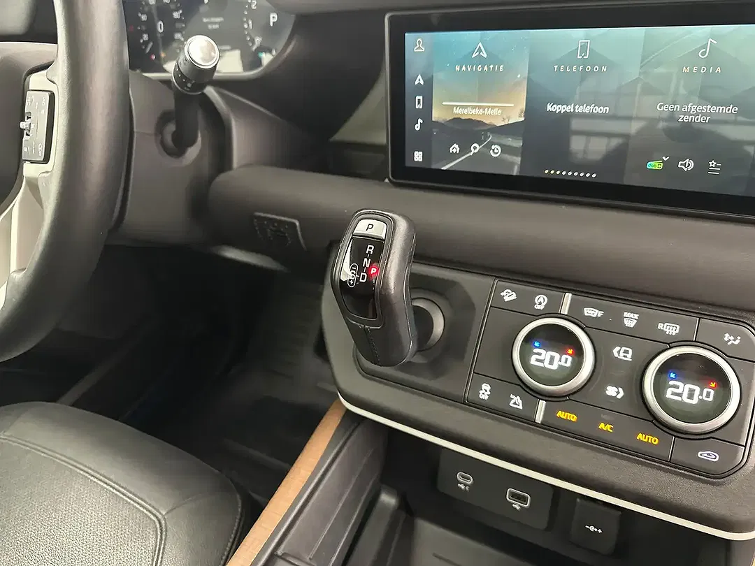 Land Rover Defender - Thumbnail 11