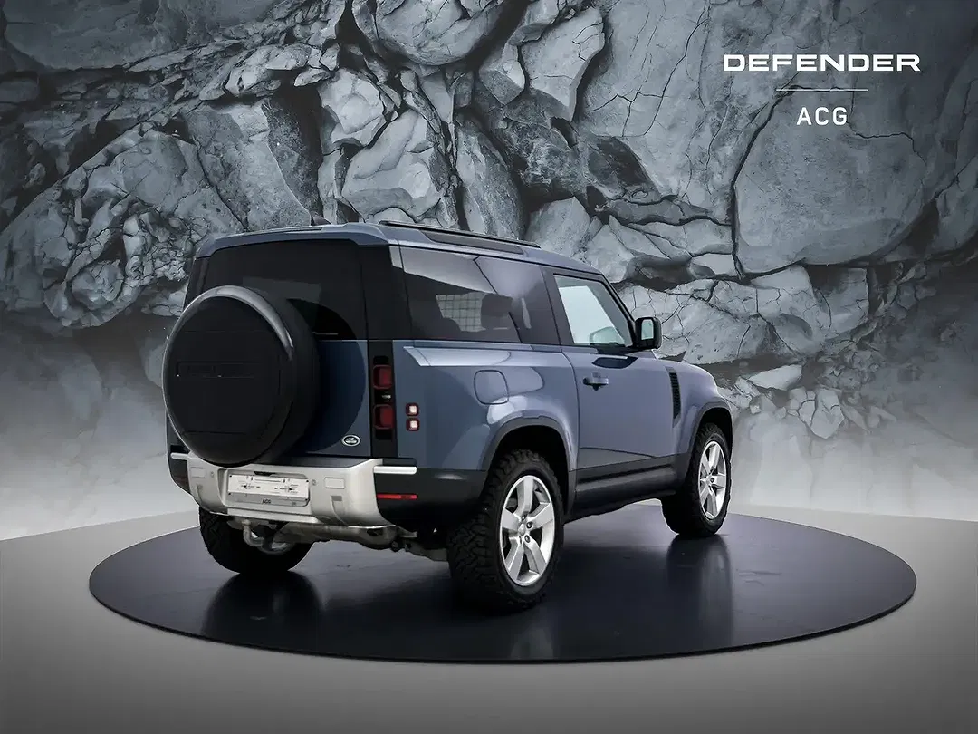 Land Rover Defender - Thumbnail 2