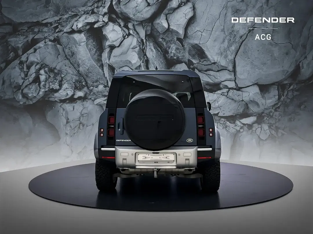 Land Rover Defender - Thumbnail 7