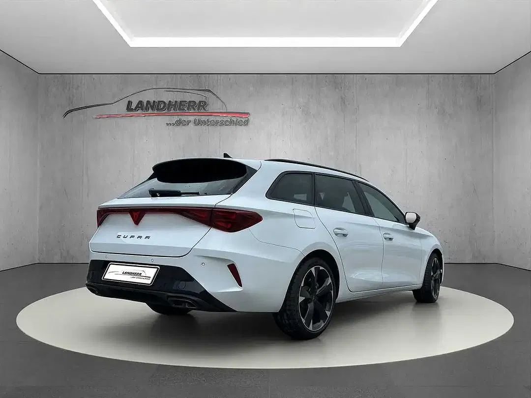 CUPRA Leon - Thumbnail 3