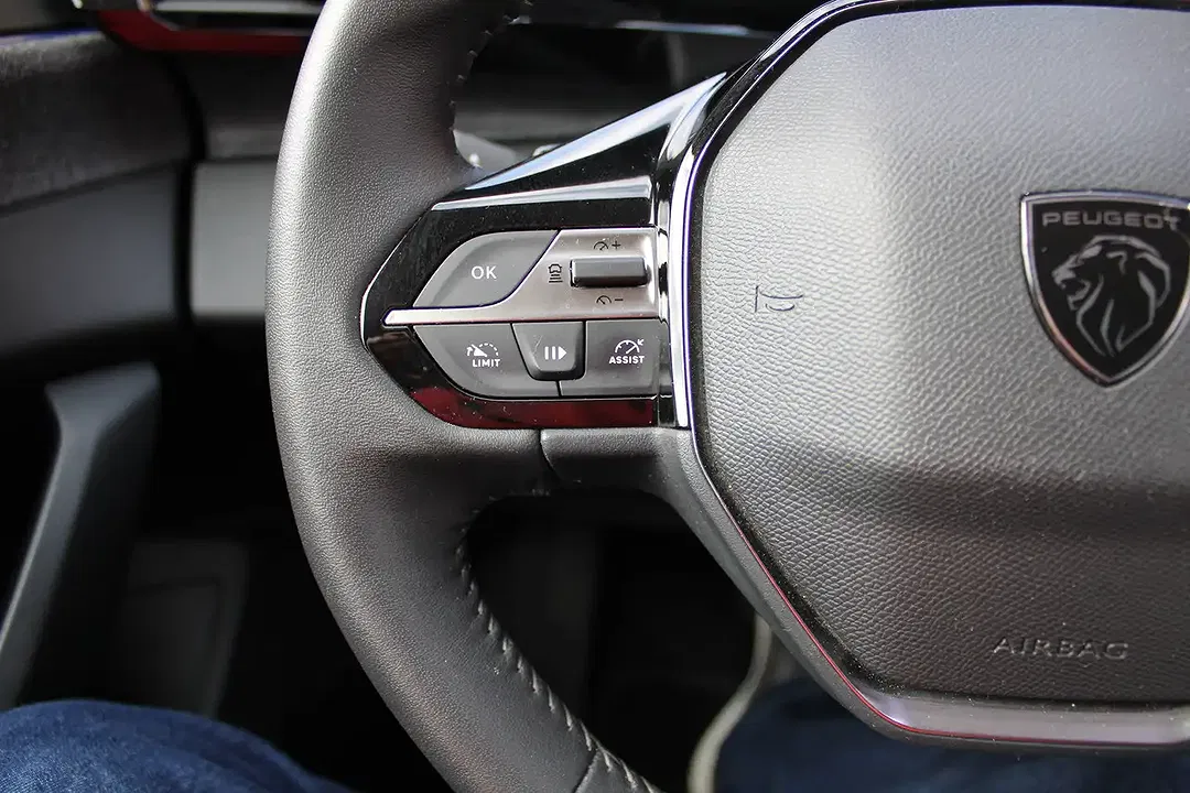 Peugeot 408 - Thumbnail 13