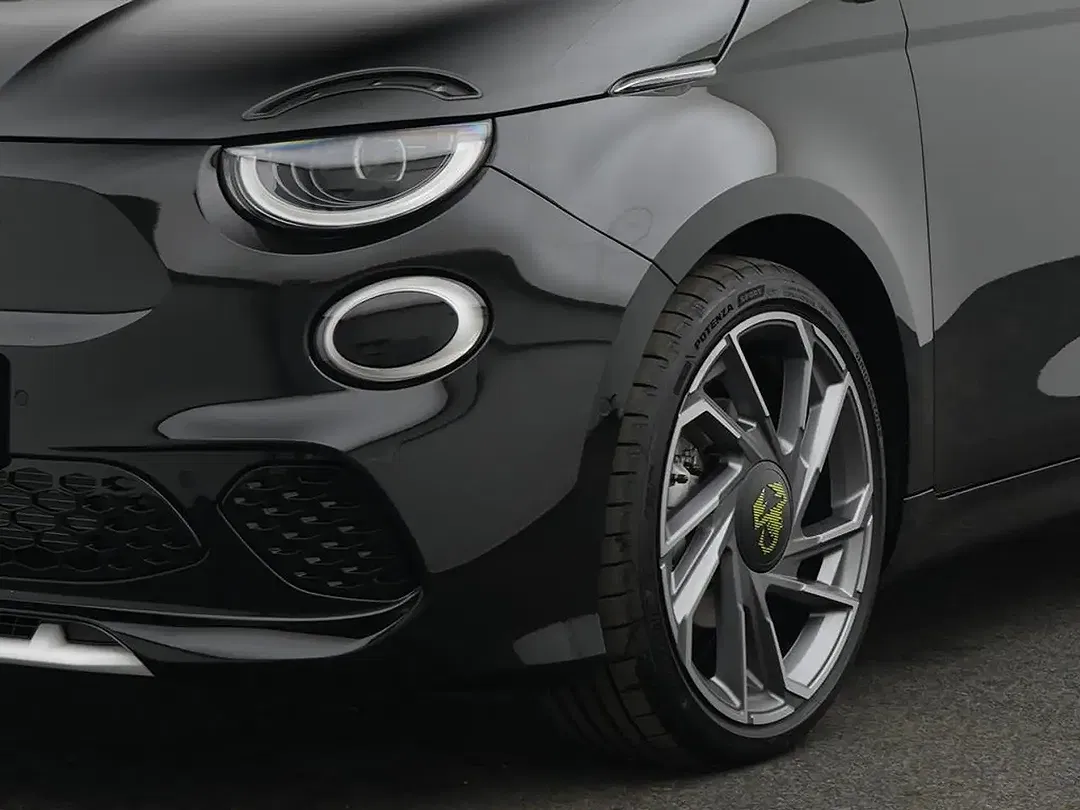 Abarth 500e - Thumbnail 8