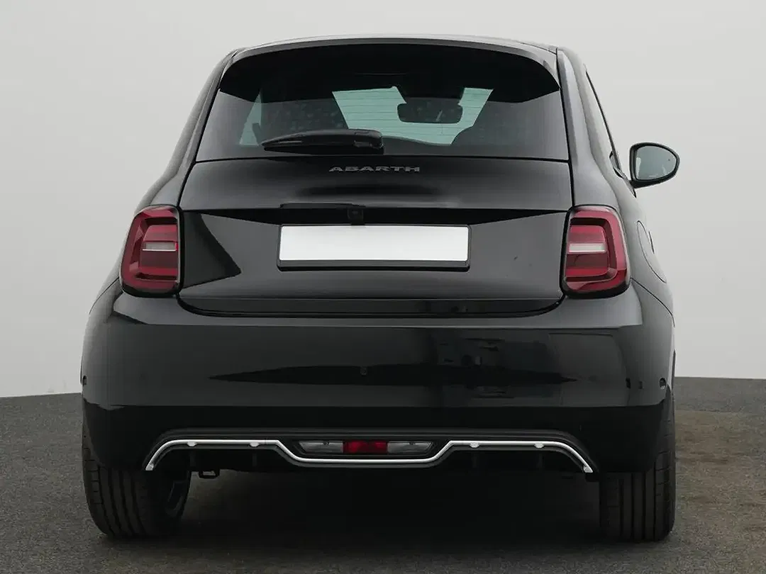 Abarth 500e - Thumbnail 3