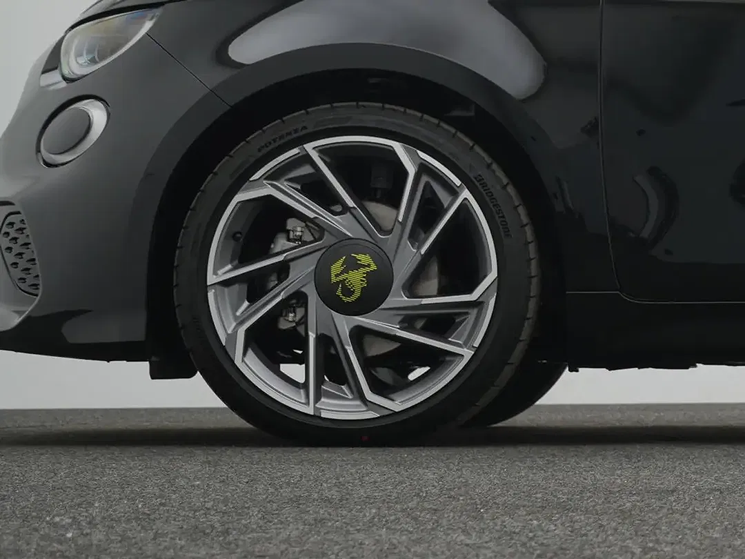 Abarth 500e - Thumbnail 7