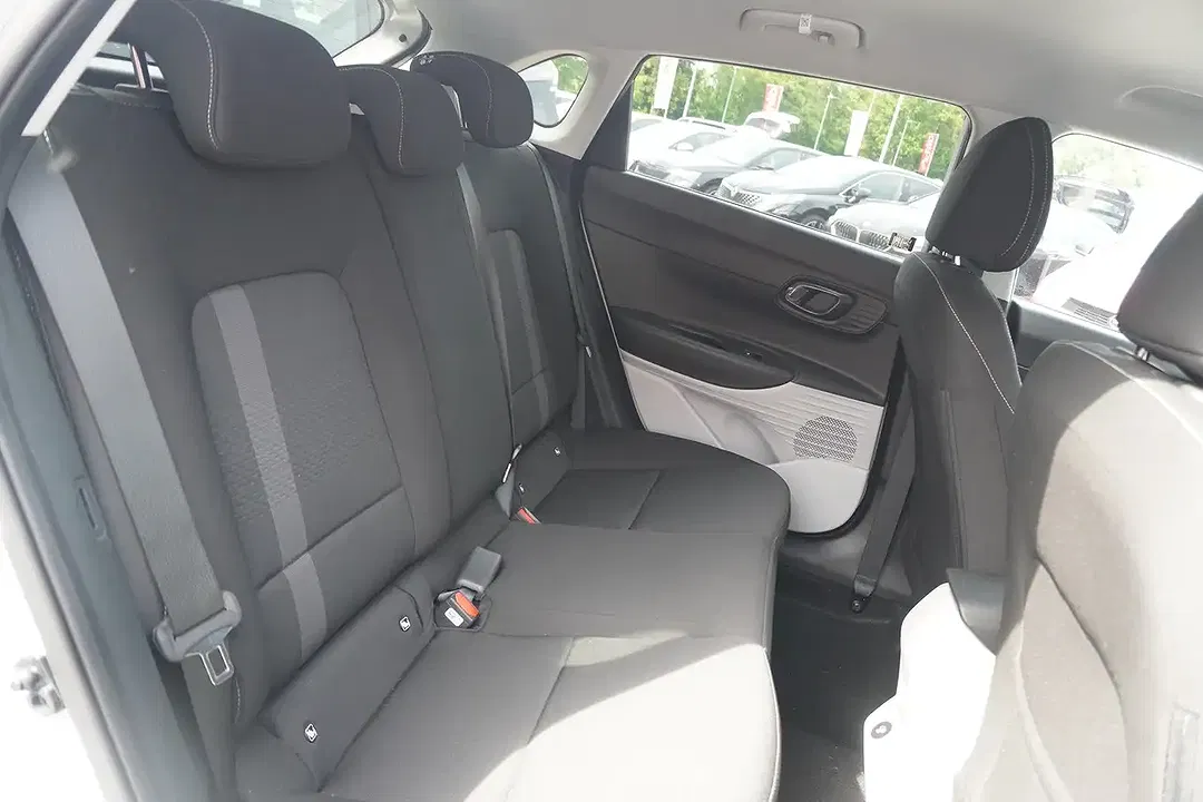 Hyundai i20 - Thumbnail 9