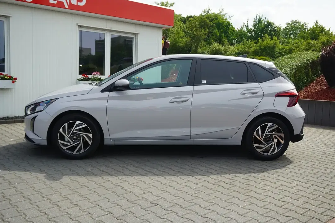 Hyundai i20 - Thumbnail 2