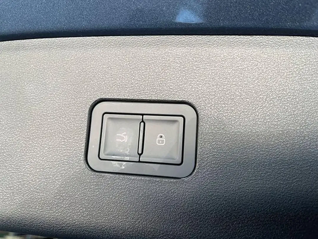 BYD Seal 6 - Thumbnail 12