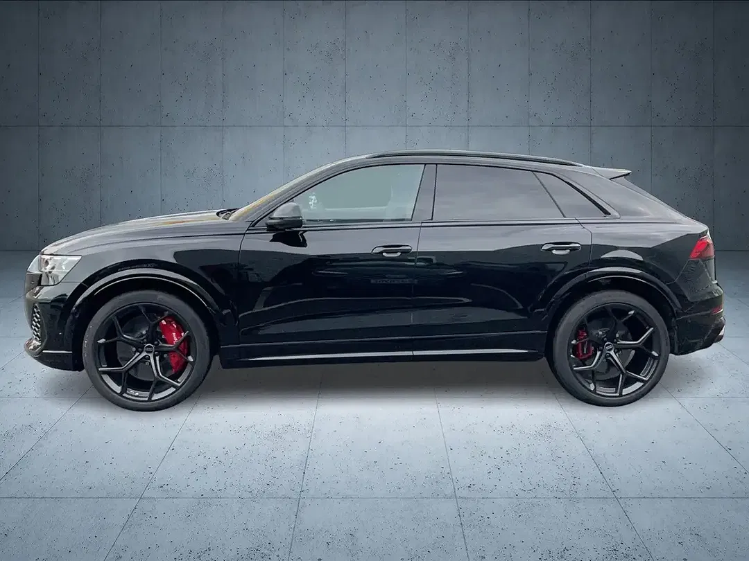 Audi RS Q8 - Thumbnail 3