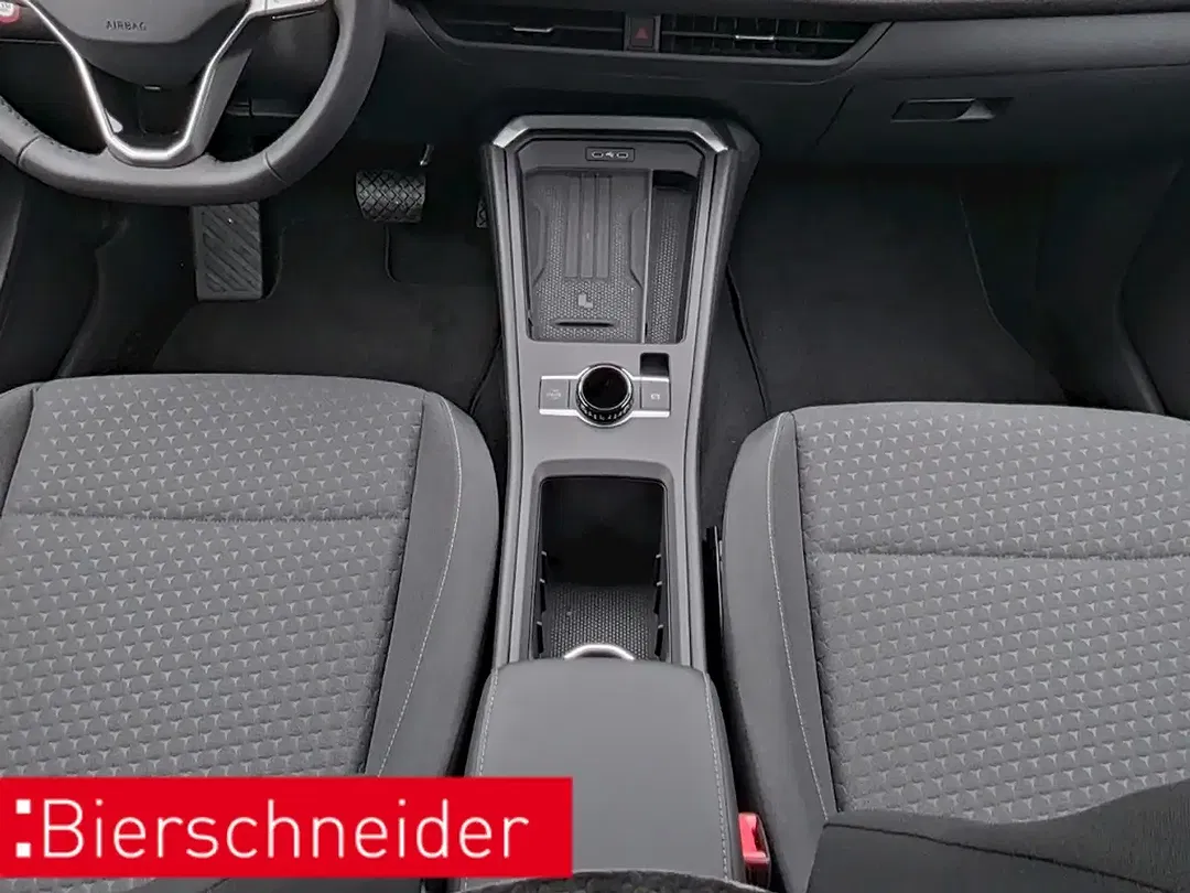 Volkswagen T-Roc - Thumbnail 15