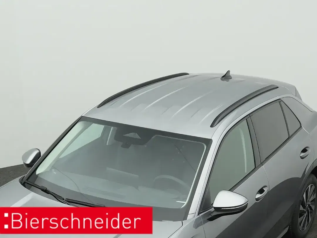 Volkswagen T-Roc - Thumbnail 23