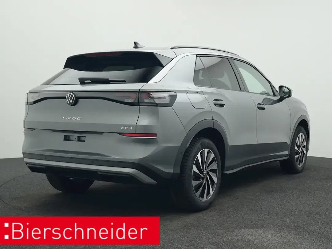 Volkswagen T-Roc - Thumbnail 6