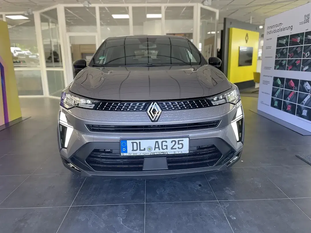 Renault Captur - Thumbnail 2
