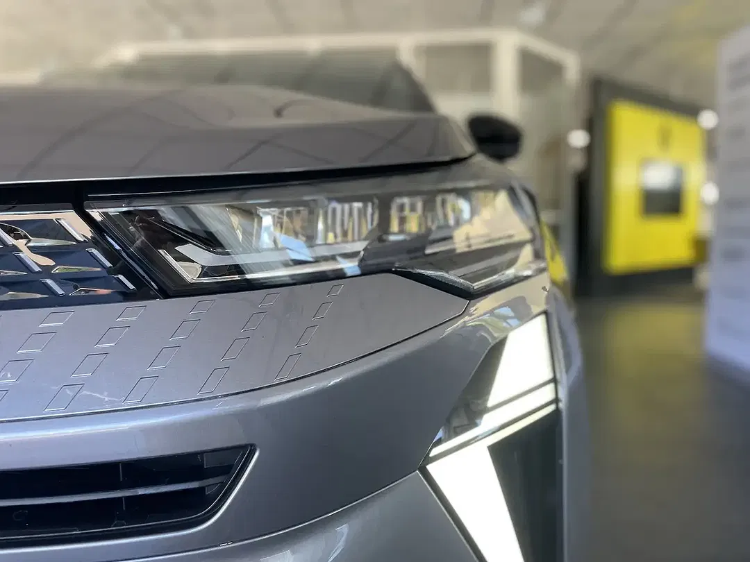 Renault Captur - Thumbnail 3