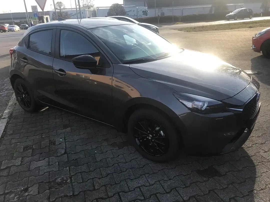Mazda 2 - Thumbnail 2