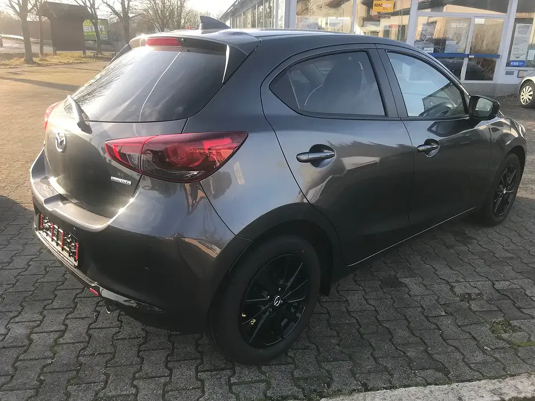 Mazda 2 - Thumbnail 3