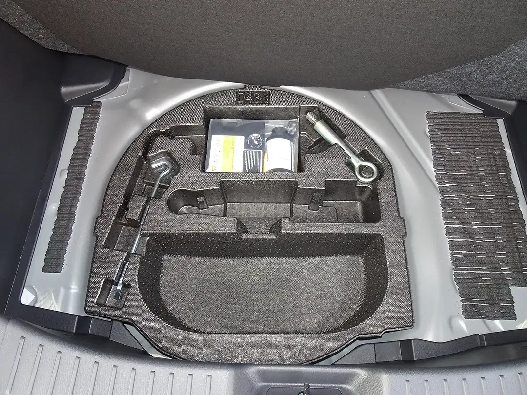 Mazda 2 - Thumbnail 8