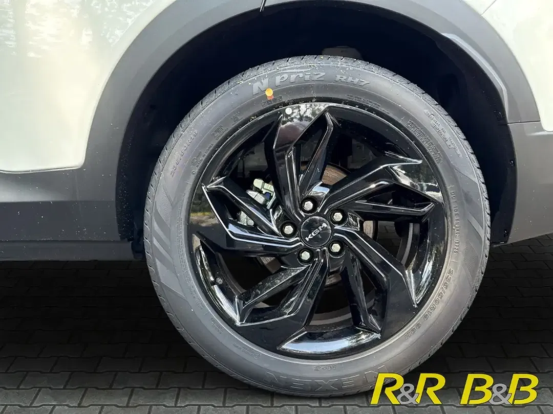 KGM Korando - Thumbnail 5