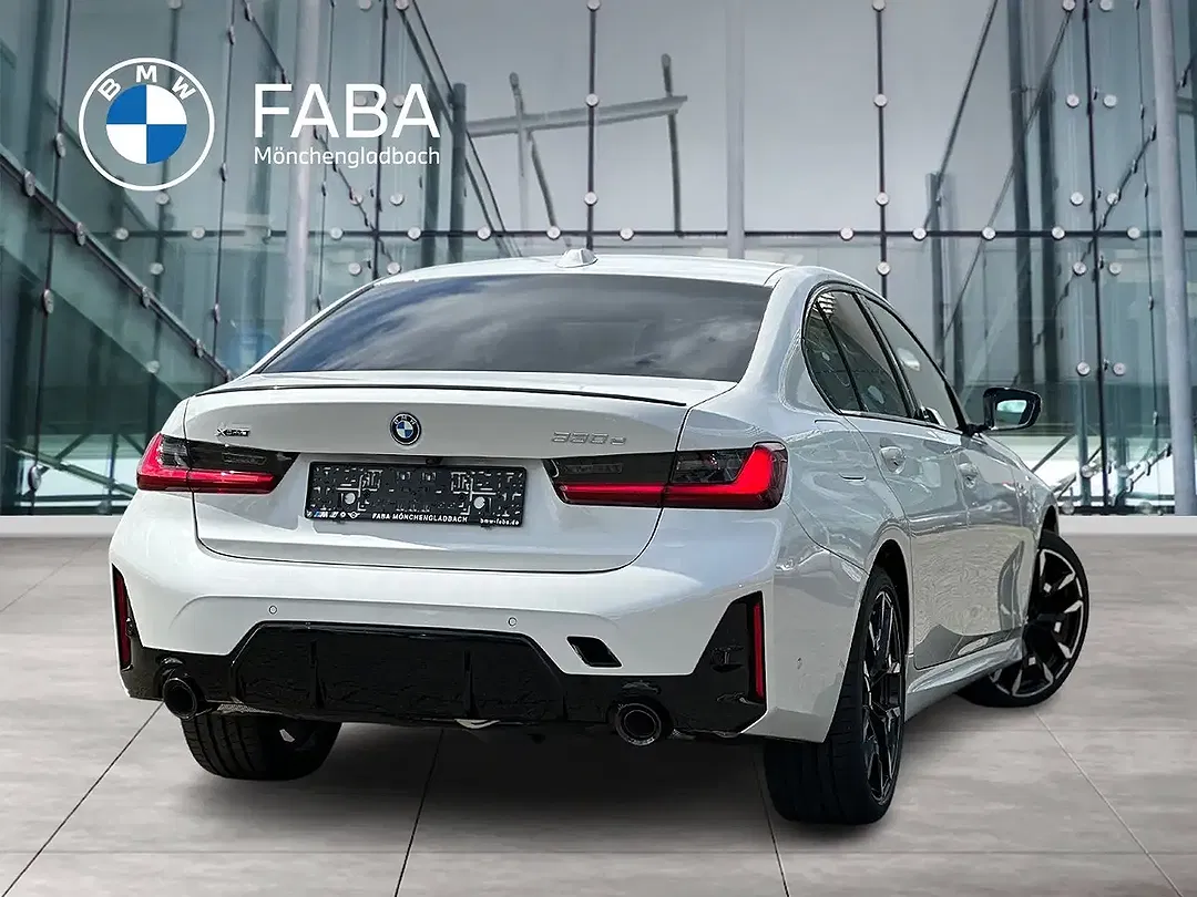 BMW 330 - Thumbnail 2
