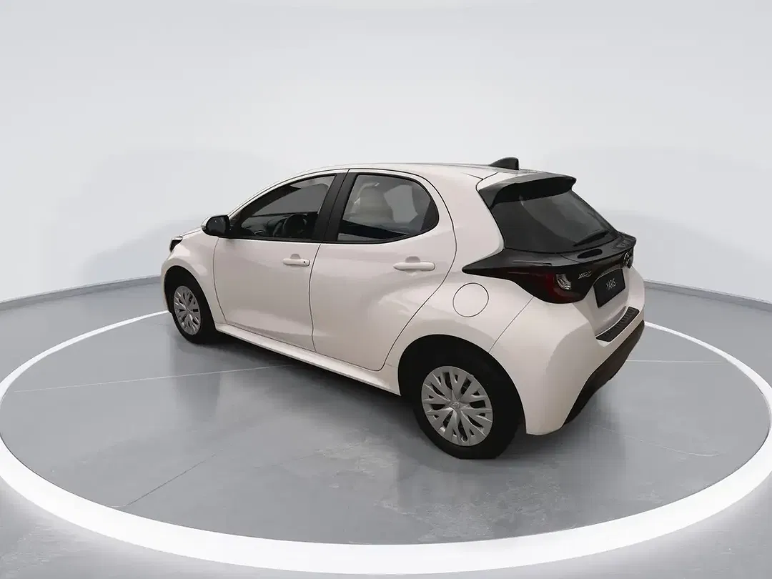 Toyota Yaris - Thumbnail 13