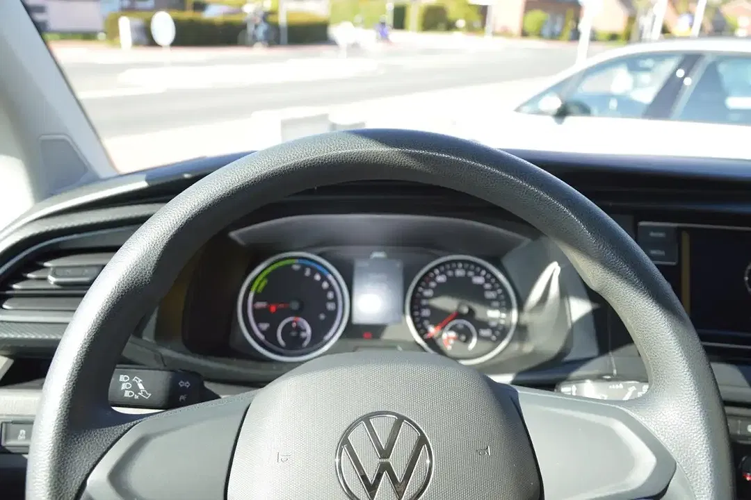 Volkswagen Transporter - Thumbnail 11