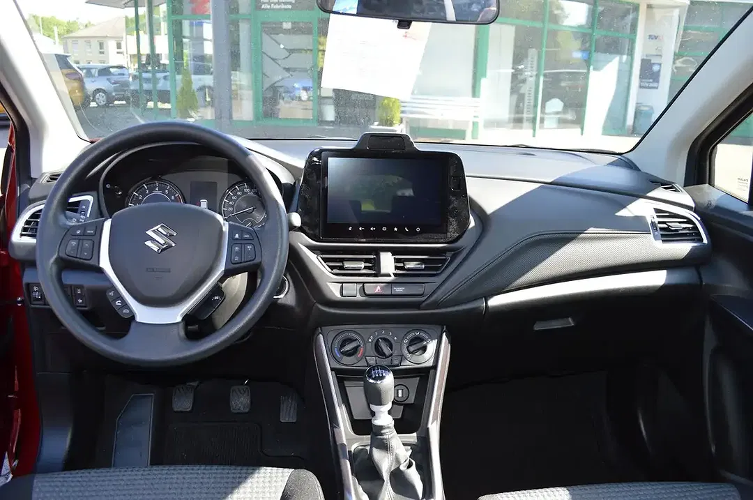 Suzuki S-Cross - Thumbnail 12